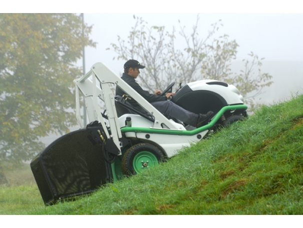 Traktorová sekačka Etesia Hydro 124P