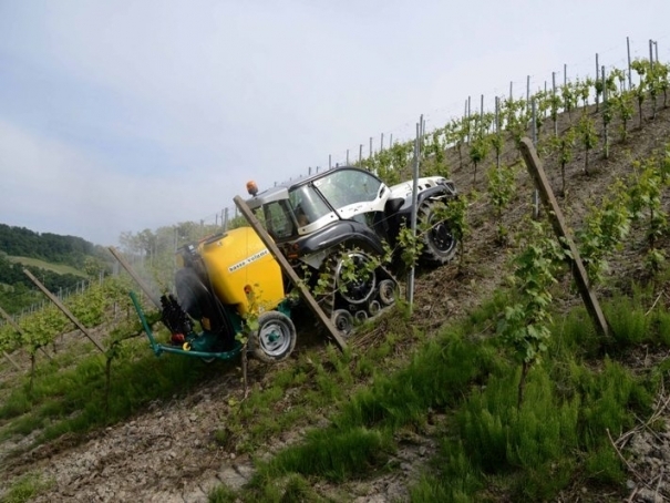 Traktor Ferrari Sky Jump V95 Dualsteer