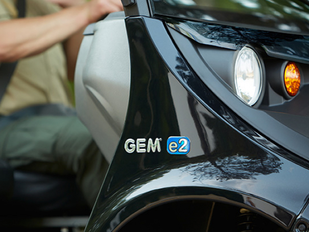 Elektrické vozidlo pro přepravu osob GEM e2