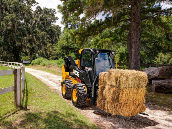 Smykem řízené kolové nakladače JCB Robot