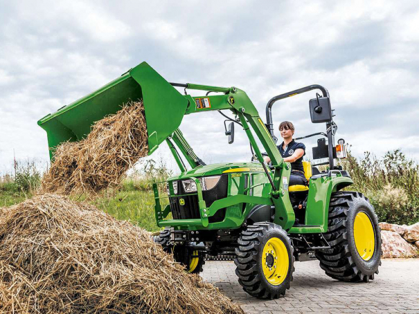 Kompaktní traktor John Deere 3038E