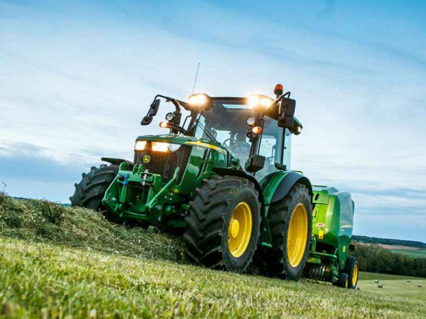 Užitkové traktory John Deere řada 5R