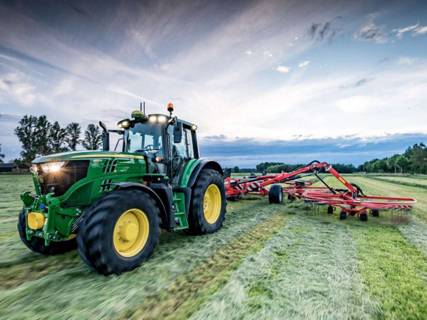 Zemědělské traktory John Deere řada 6M