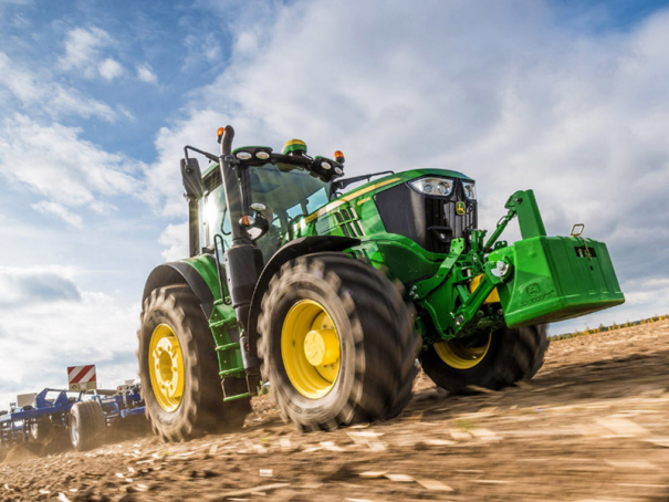 Zemědělské traktory John Deere řada 6M