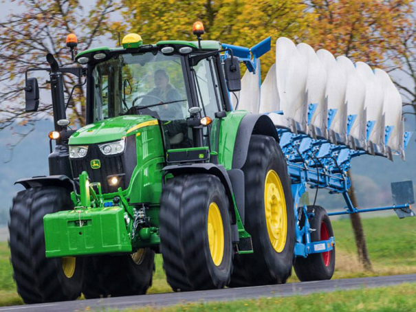 Zemědělské traktory John Deere řada 6M