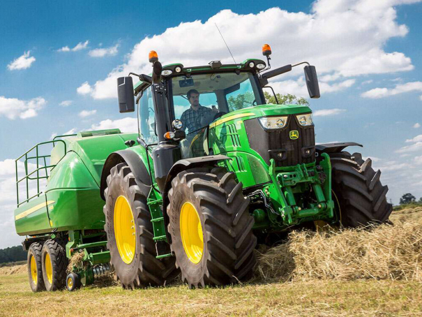 Zemědělské traktory John Deere řada 6R