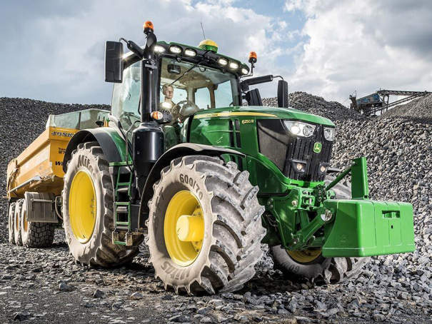 Zemědělské traktory John Deere řada 6R