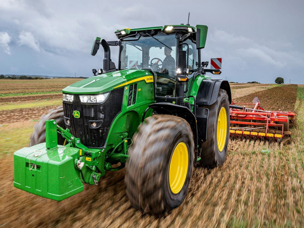 Zemědělské traktory John Deere řada 7R