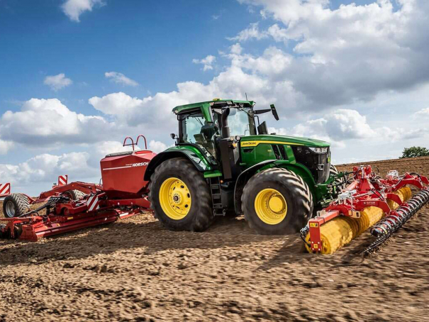 Zemědělské traktory John Deere řada 7R
