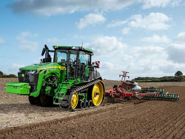 Zemědělské traktory John Deere řada 8R/8RT/8RX