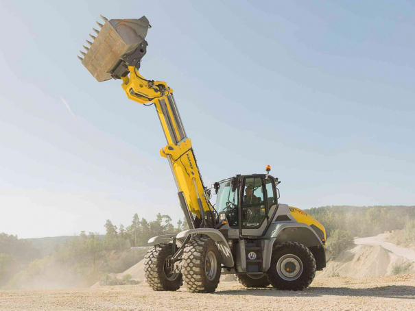 Teleskopický nakladač Kramer 8145T