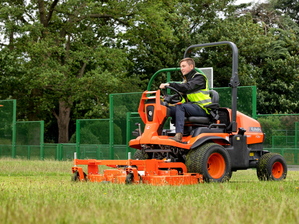 Traktorová sekačka Kubota F251