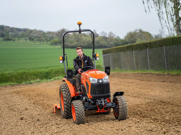 Univerzální traktory Kubota řada LX 