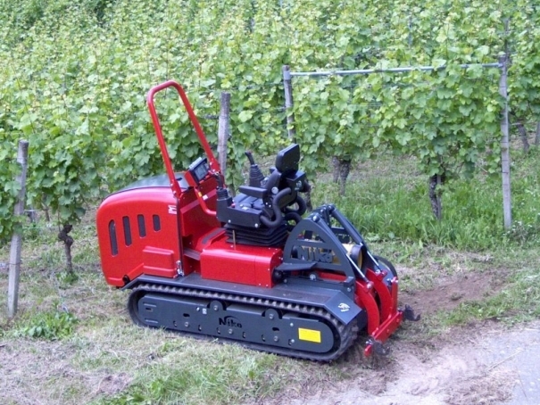 Pásový traktor Niko HRS 90