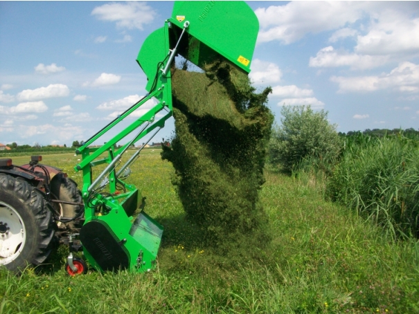 Univerzální stroj pro údržbu zeleně Peruzzo Panther Professional