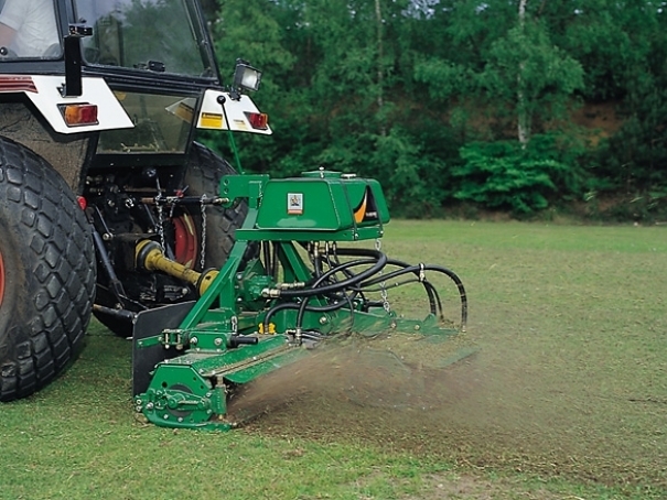 Vřetenová sekačka Ransomes Mounted 214