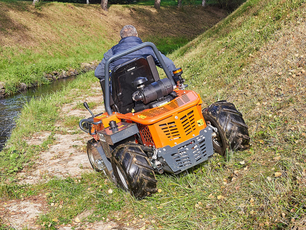 Mulčovací traktor Stella Racoon