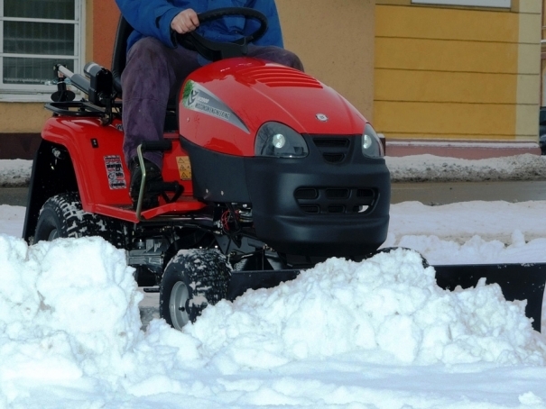 Traktorová sekačka Wisconsin Engineering W2900 Riviéra