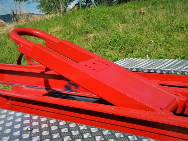 Traktorový nosič kontejnerů WTC PORTÝR 14 T