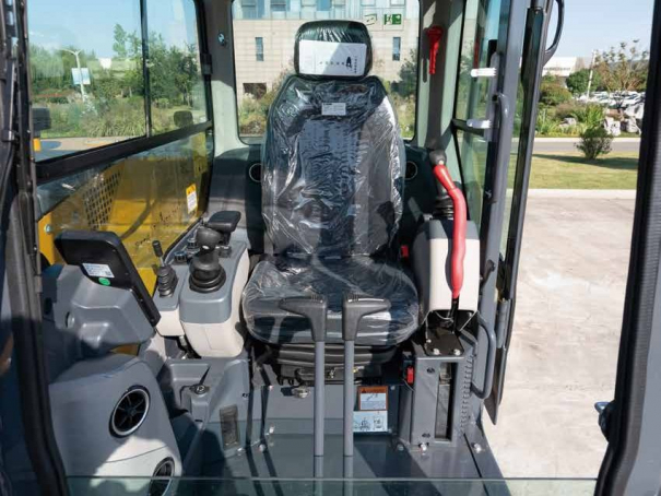 Pásové rypadlo XCMG XE80e