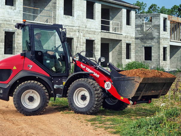 Kolový nakladač Yanmar V7
