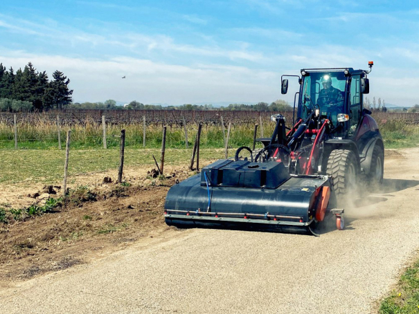 Kolový nakladač Yanmar V7