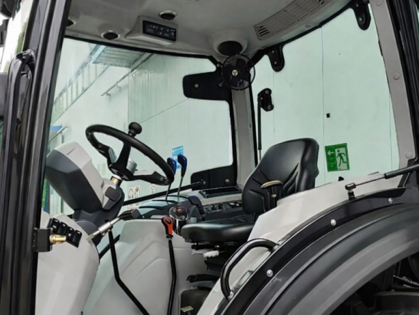 Traktor ZeBri M4-50