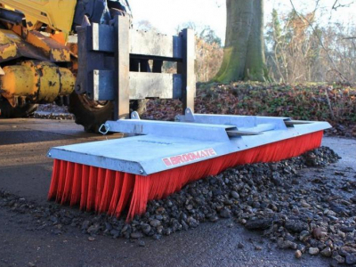 Univerzální zametací zařízení Osborn Broomate