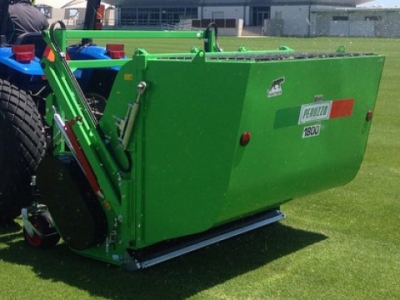 Univerzální stroj pro údržbu zeleně Peruzzo Panther Professional
