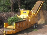 Recyklační drtič a štěpkovač Bandit Beast Model 2680