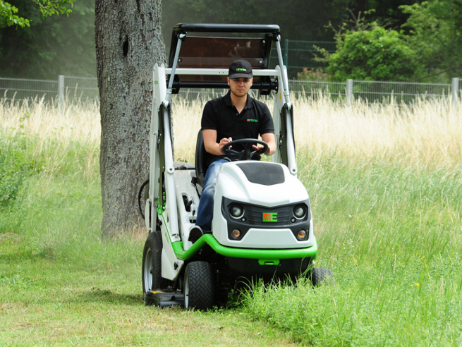 Traktorová sekačka Etesia Buffalo 124 HVHP