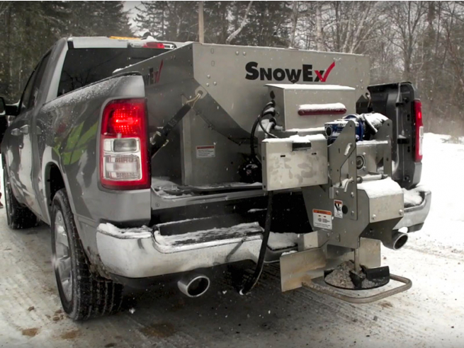 Nová řada sypačů SnowEx Helixx