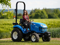 kompaktni_traktor_ls_xj25.jpg