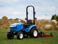Kompaktní traktor prémiové třídy LS XJ25