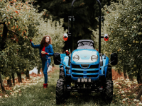 Kompaktní traktor prémiové třídy LS XJ25