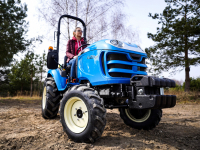 Kompaktní traktor prémiové třídy LS XJ25