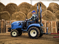 Kompaktní traktor prémiové třídy LS XJ25