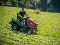 Český zahradní traktor do české obce
