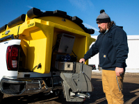 Špičkové rozmetadlo SnowEx Renegade P150A